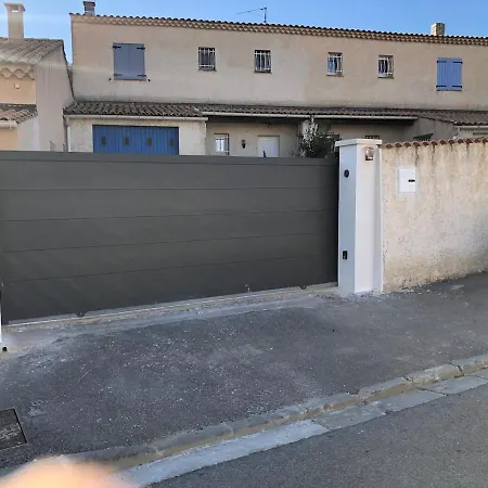 Maison *
